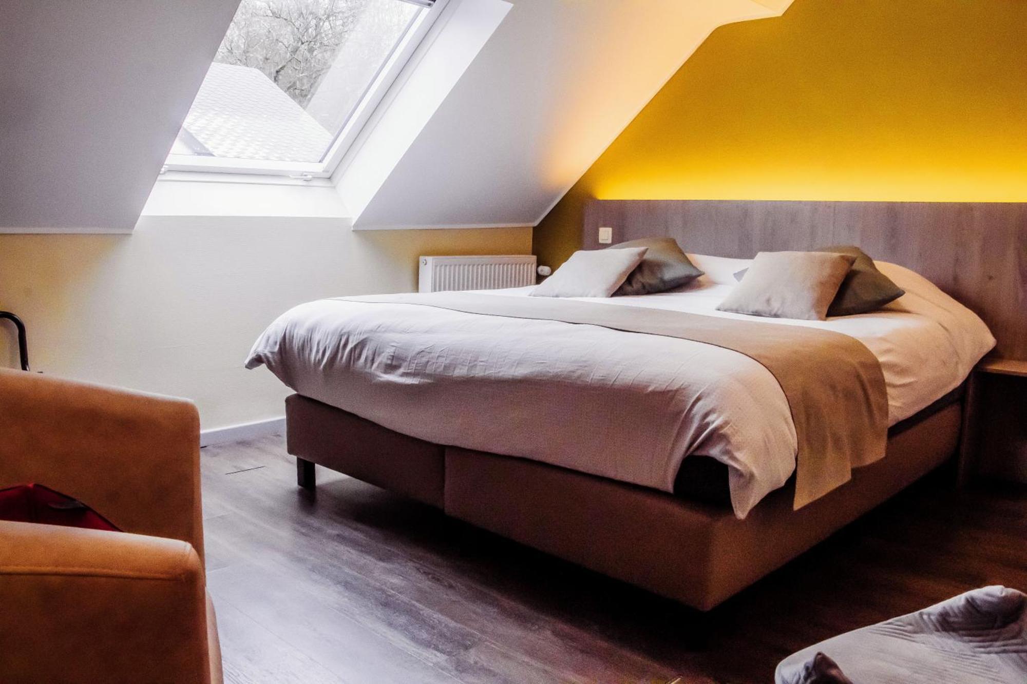 Hotel Des Postes Houffalize Ngoại thất bức ảnh